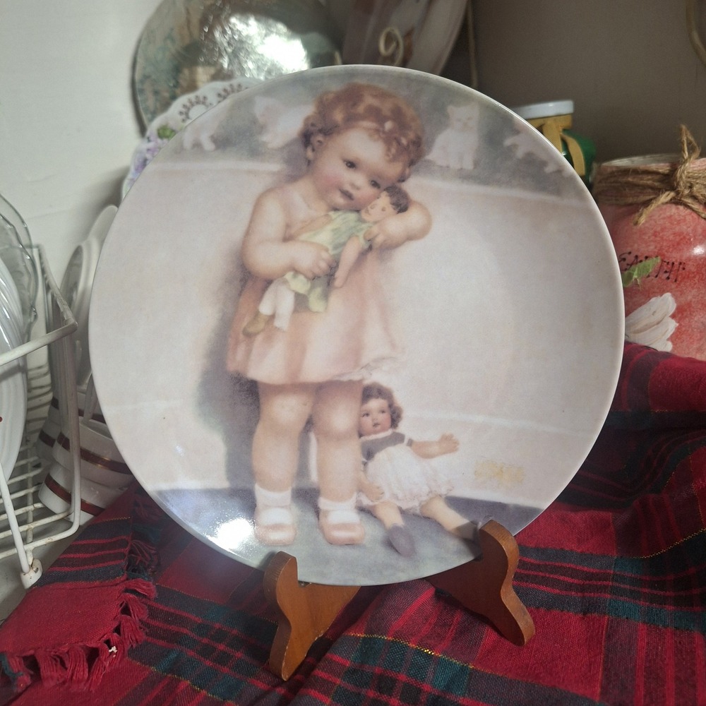 A Special Place Love Is Blind Decorative Plate 2004 Girl with Dolls 7.5 Inch